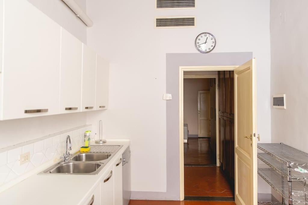 Elegant Apartment Near Piazza Della Signoria Florenz Exterior foto